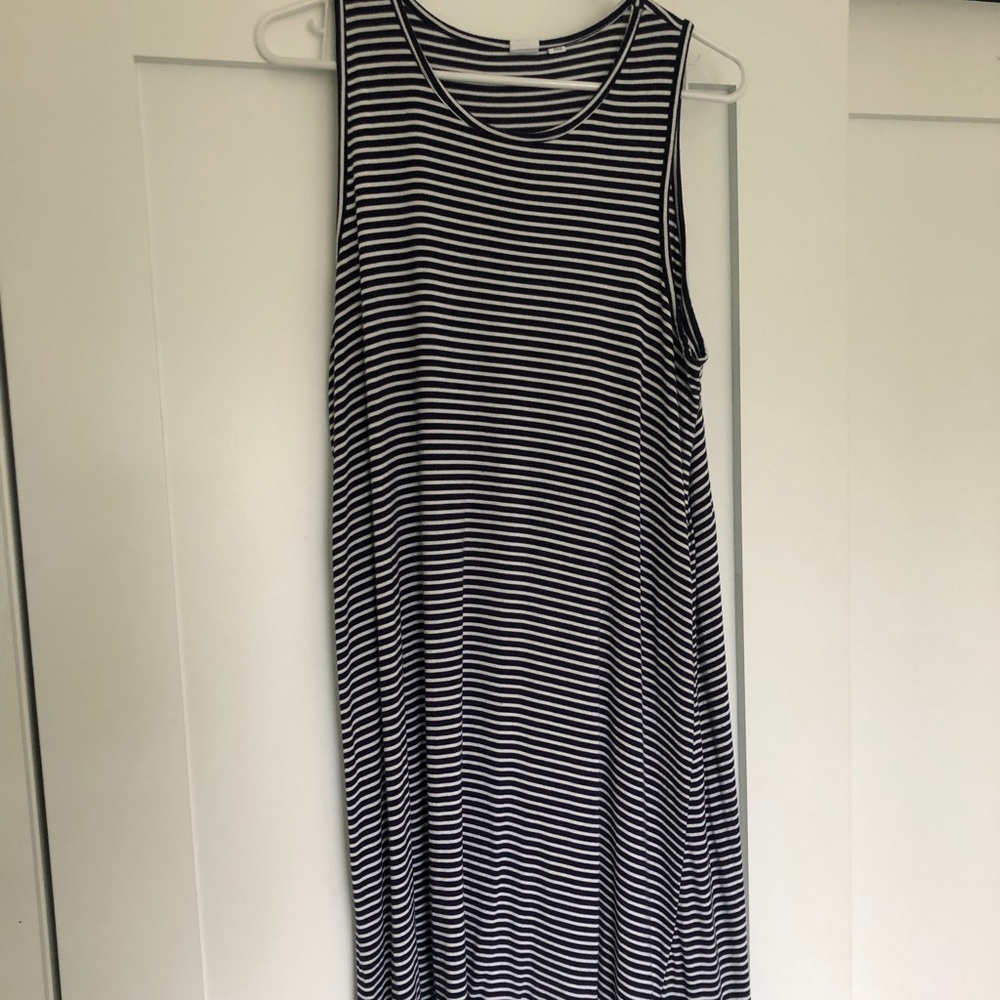 Women’s Gap Factory navy and white dress sleeveless size large